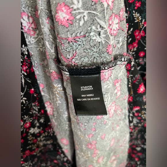 Torrid Babydoll Stretch Challis Zip-Front Tunic Top - Picture 7 of 10